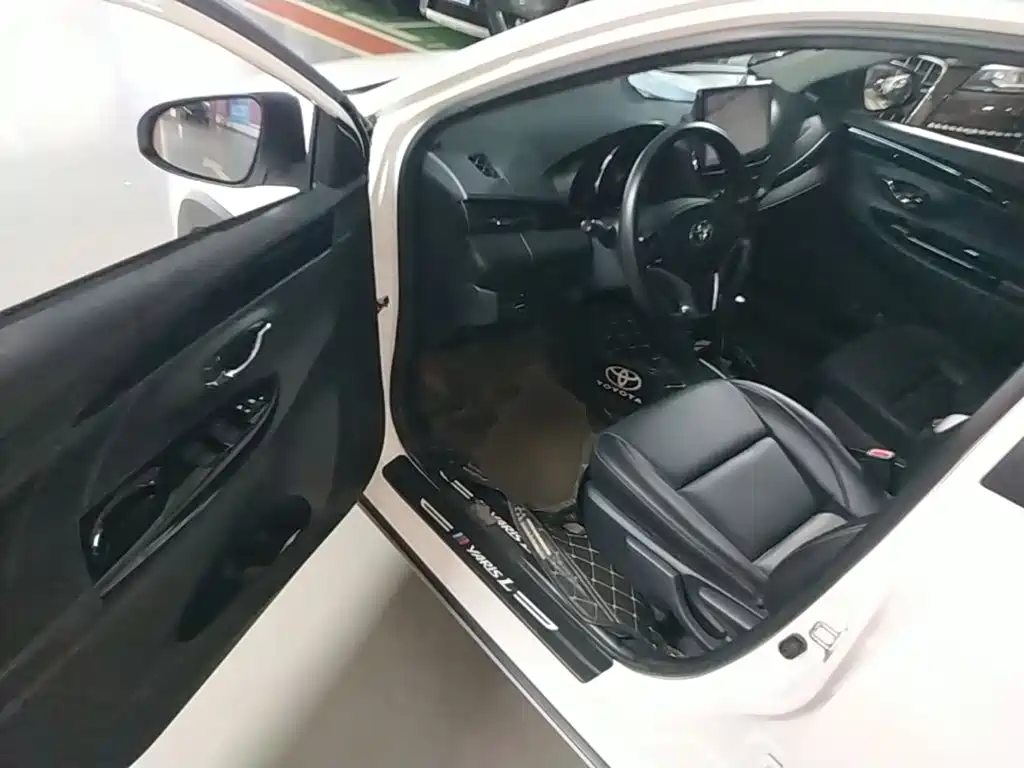 YARiS L Zhixuan 2022 Zhixuan X 1.5L CVT luxury PLUS version купить на сайте DeffCars