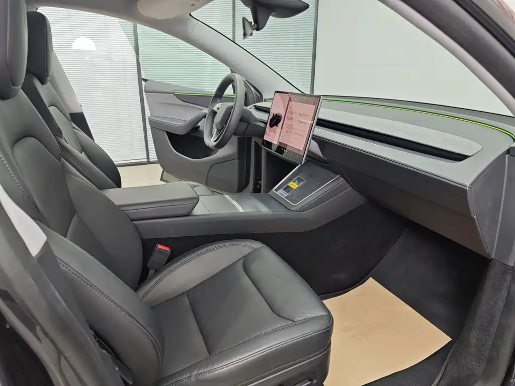Model Y 2025 rear-wheel drive version купить на сайте DeffCars