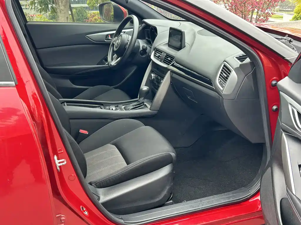 Mazda CX-4 2018 2.0L automatic 2WD Blue Sky Exploration Edition National V купить на сайте DeffCars