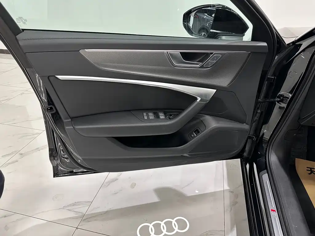 Audi A6L 2024 45 TFSI Premium Dynamic Model купить на сайте DeffCars