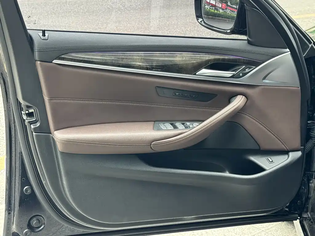 BMW 5 Series 2018 525Li M Sports Package купить на сайте DeffCars