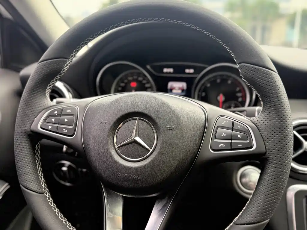 Mercedes-Benz GLA 2017 GLA 200 Dynamic купить на сайте DeffCars