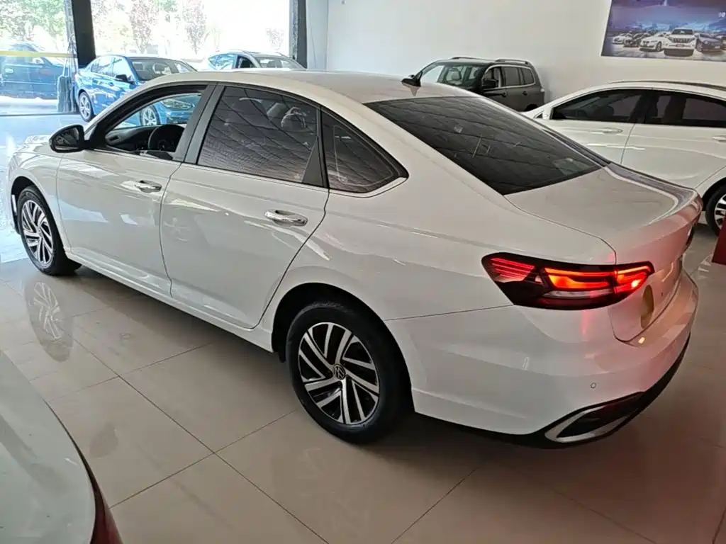Lavida 2024 1.5L Automatic Starry Sky Five Million Edition купить на сайте DeffCars