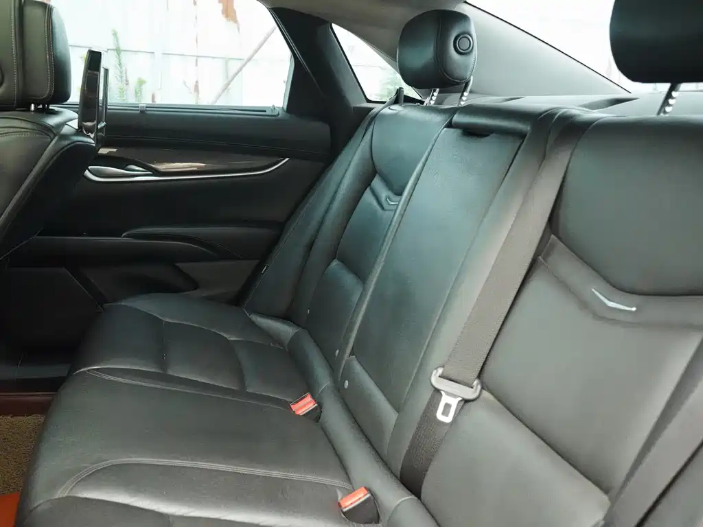 Cadillac XTS 2013 28T luxury model купить на сайте DeffCars