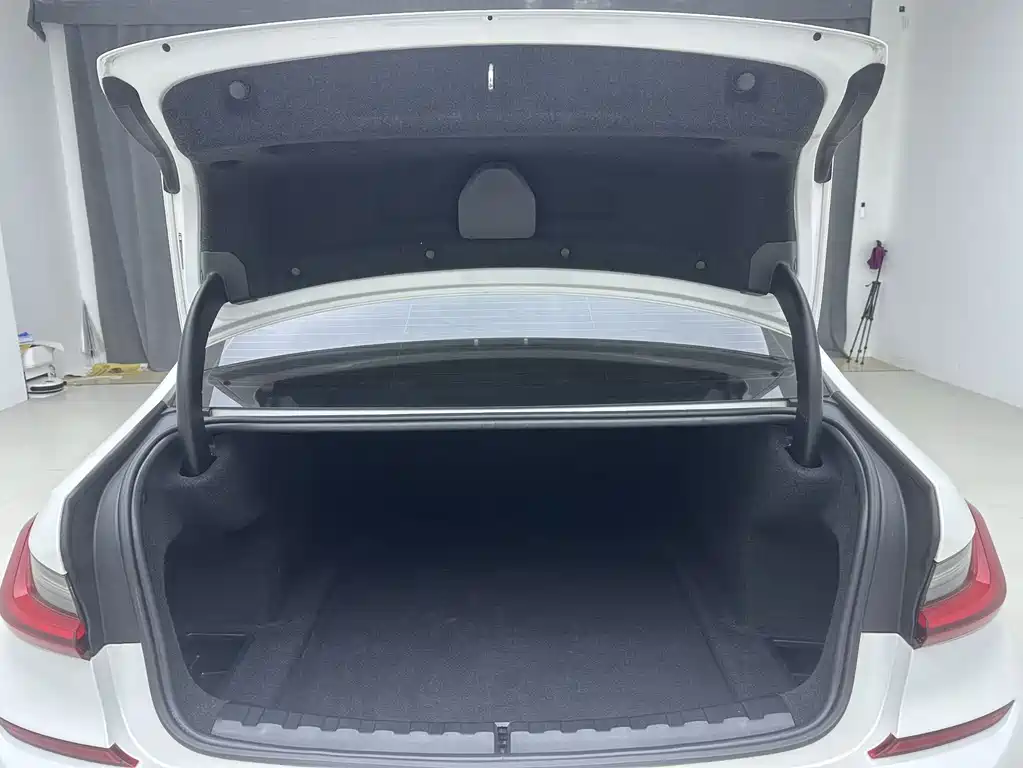 BMW 3 Series 2022 320Li M Sports Package купить на сайте DeffCars