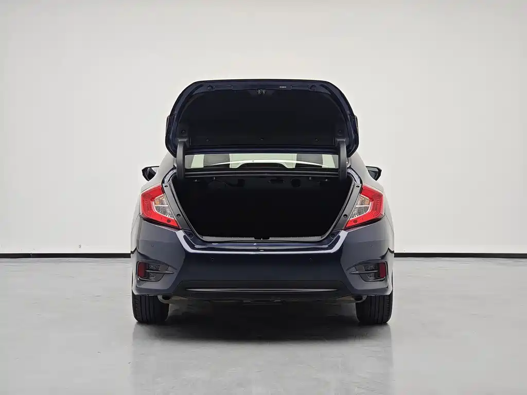 Civic 2019 220TURBO CVT Dynamic Edition National VI купить на сайте DeffCars