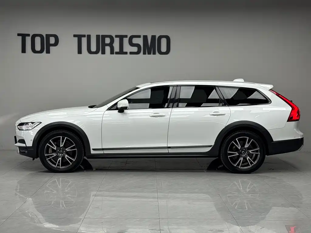 Volvo V90 2017 Cross Country T5 AWD Smart Edition купить на сайте DeffCars