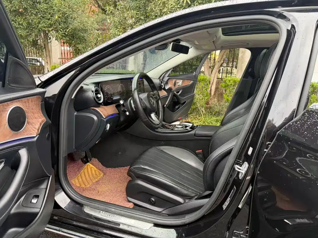 Mercedes-Benz E-Class 2016 E 300 L Luxury Model купить на сайте DeffCars