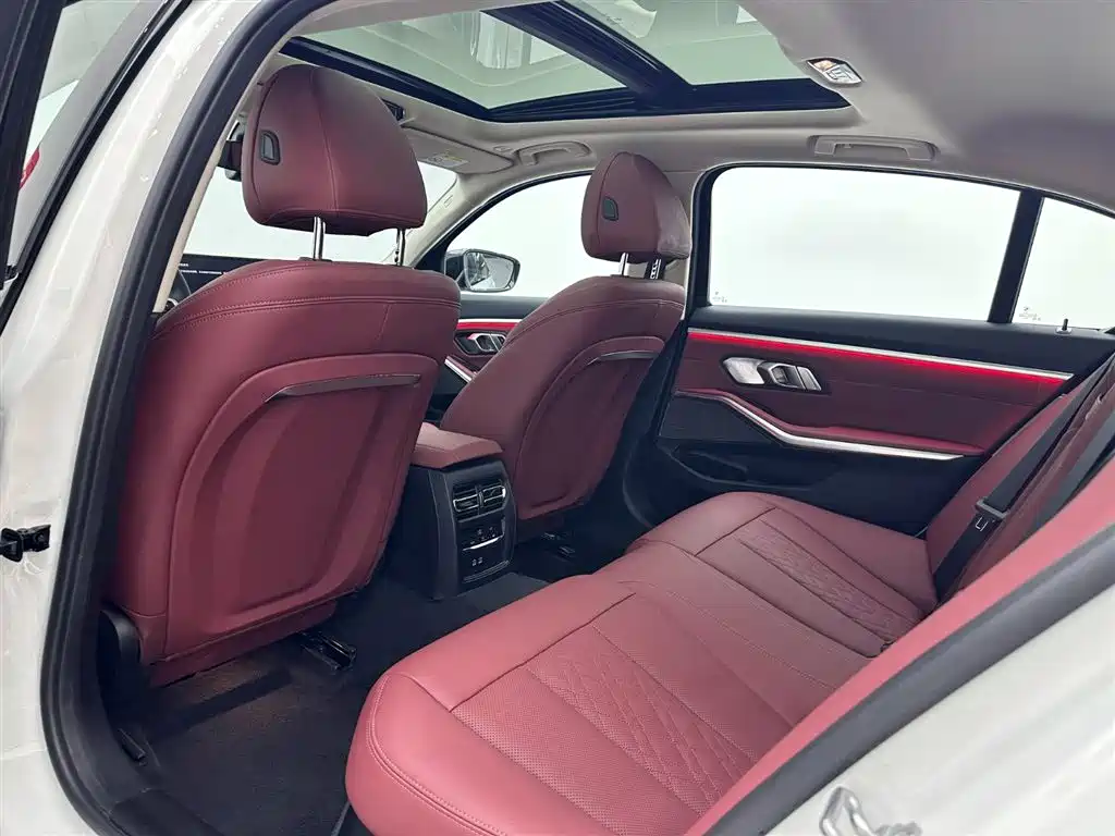 BMW 3 Series 2025 330Li M Sports Night Package купить на сайте DeffCars