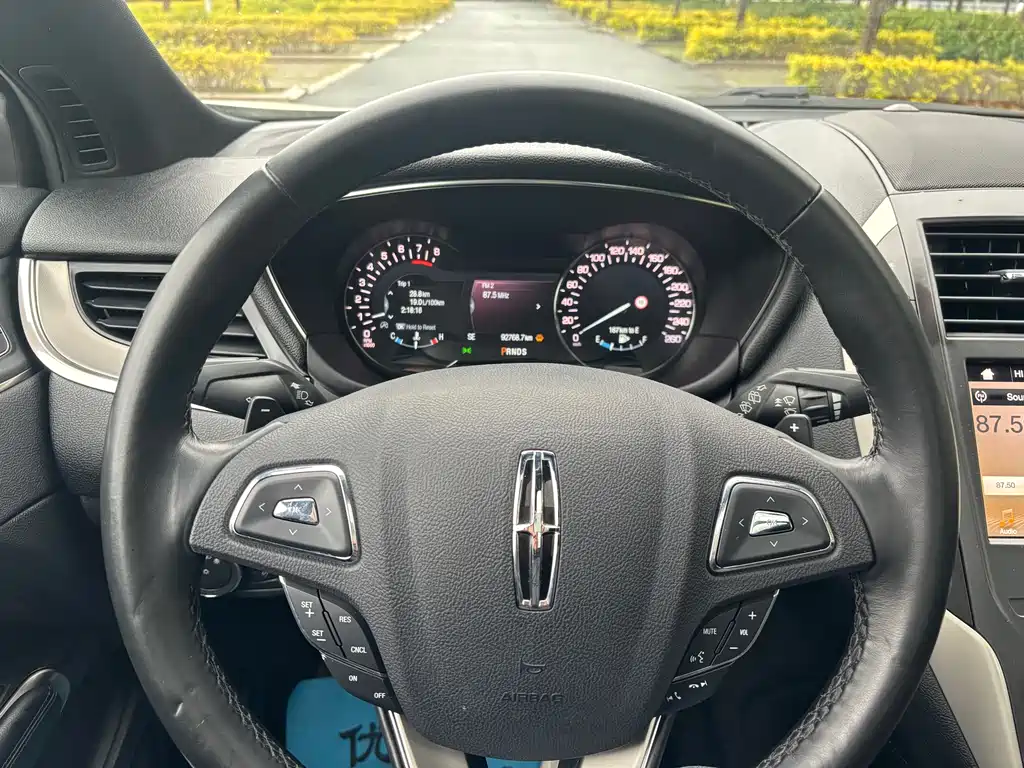 Lincoln MKC 2017 2.0T 2WD Exclusive Edition купить на сайте DeffCars