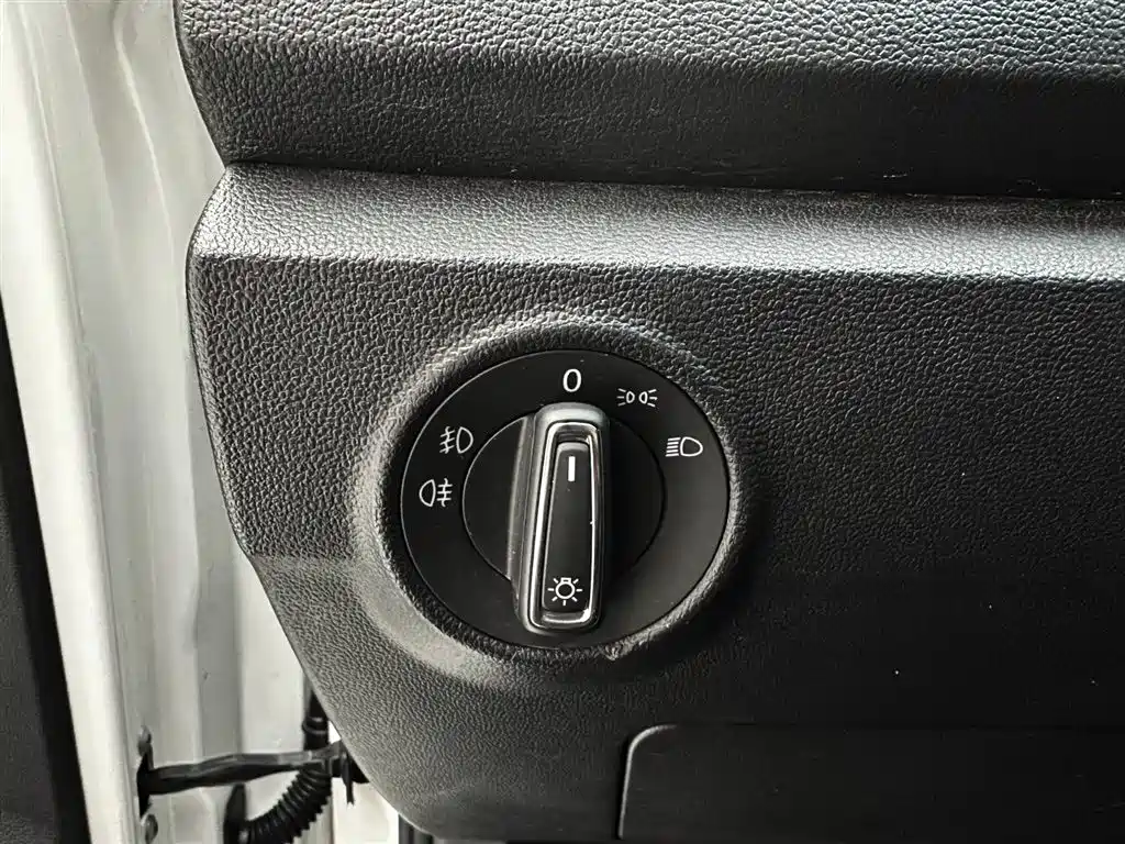 T-ROC 2022 model 280TSI DSG two-wheel drive elite PLUS купить на сайте DeffCars