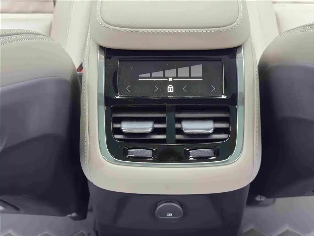 Volvo XC90 plug-in hybrid 2025 facelift T8 Zhizun Deluxe Edition 7 seats купить на сайте DeffCars