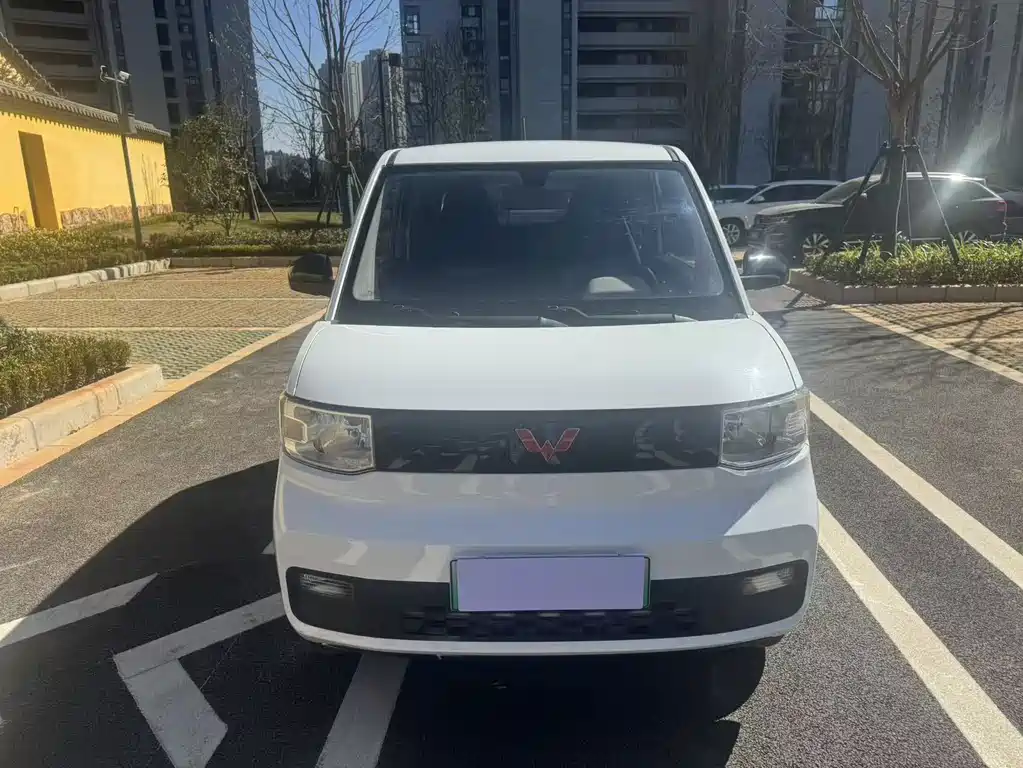 Hongguang MINIEV 2020 Yuexiang model lithium iron phosphate купить на сайте DeffCars