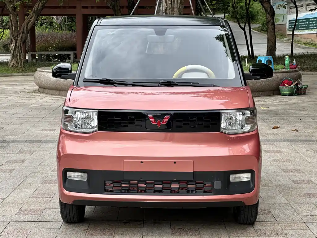 Hongguang MINIEV 2020 Yuexiang model lithium iron phosphate купить на сайте DeffCars