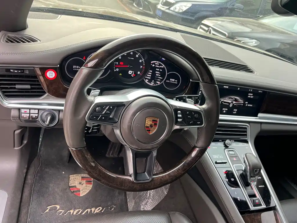 Panamera 2017 Panamera 4 Executive Extended Edition 3.0T купить на сайте DeffCars