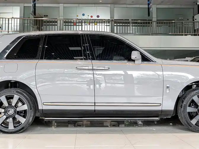 Cullinan 2018 four-seat version купить на сайте DeffCars