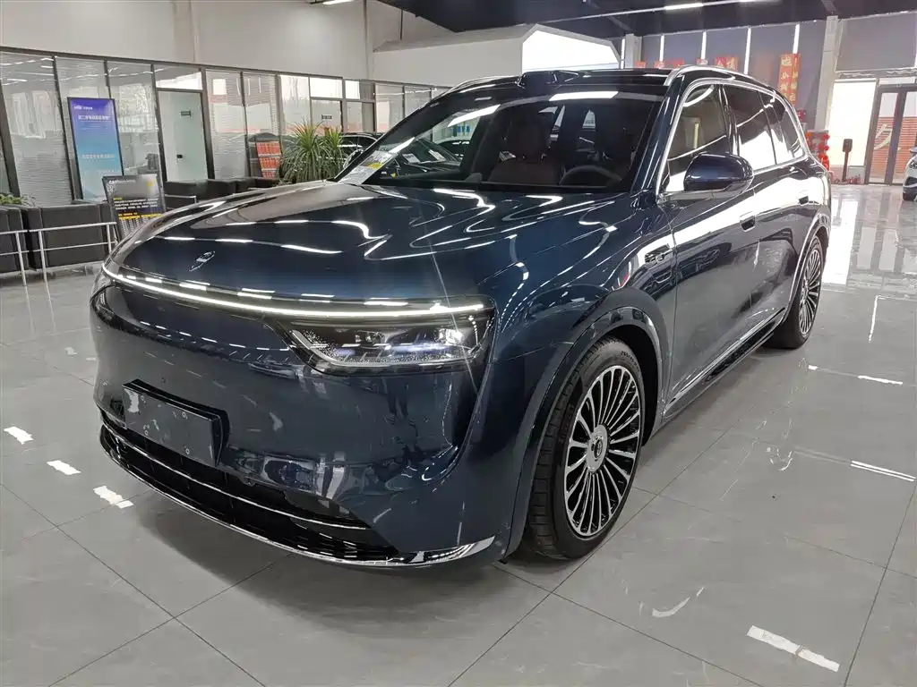 Wenjie M8 2025 extended range Ultra version 53.4kWh 5-seat version 192-line lidar) купить на сайте DeffCars