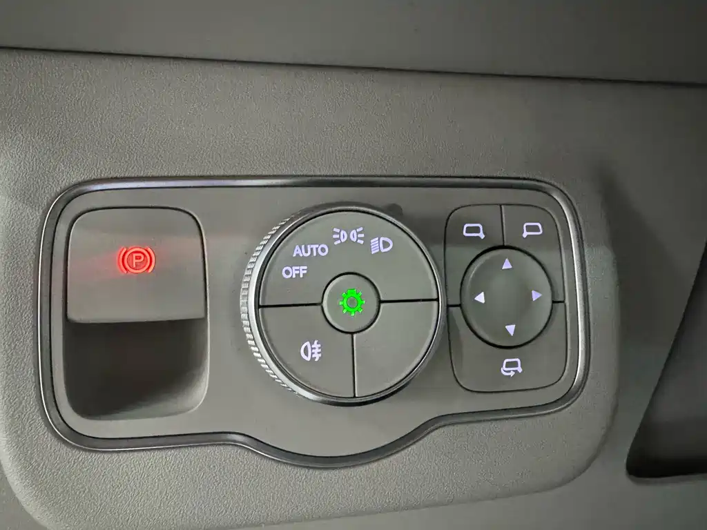 Xingtu Yaoguang 2023 400T two-wheel drive luxury version купить на сайте DeffCars