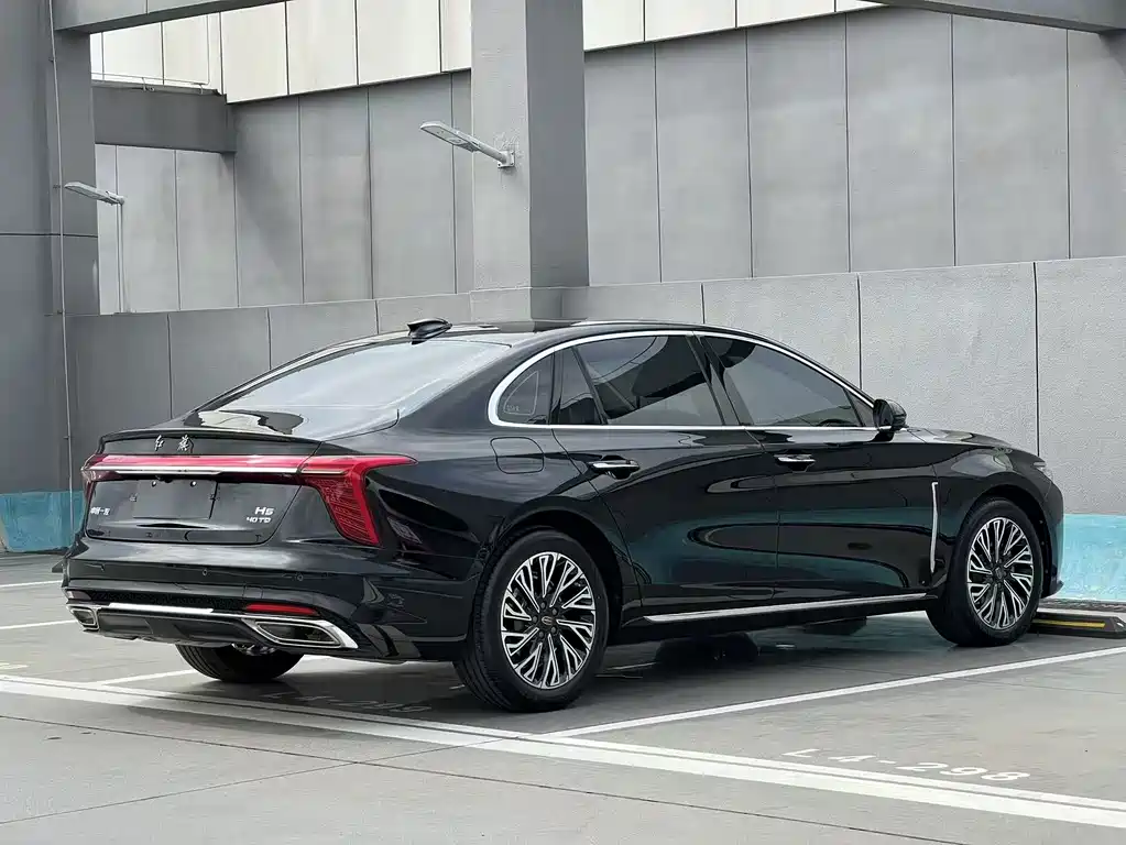 Hongqi H5 2023 2.0T Automatic Zhilianqichang Edition купить на сайте DeffCars