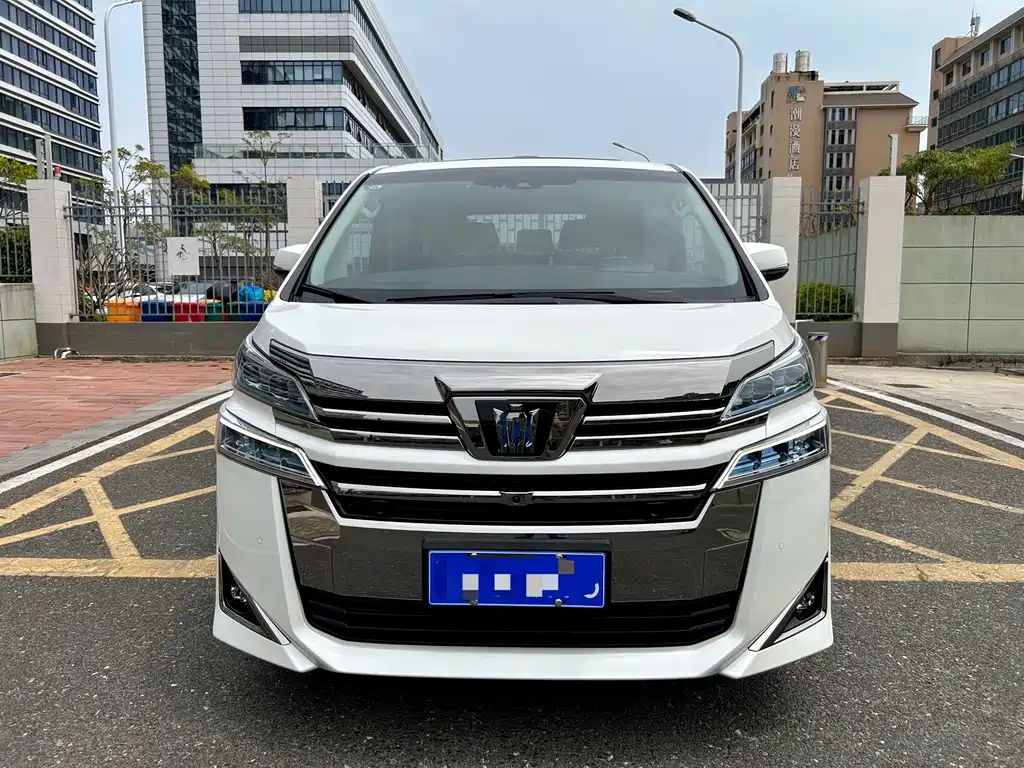 Wilfa 2021 Crown Dual Engine 2.5L HV Deluxe Edition купить на сайте DeffCars