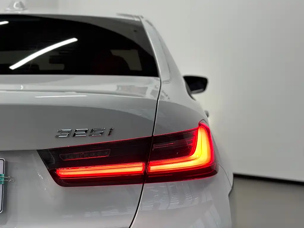 BMW 3 Series 2023 325i M Sports Package купить на сайте DeffCars