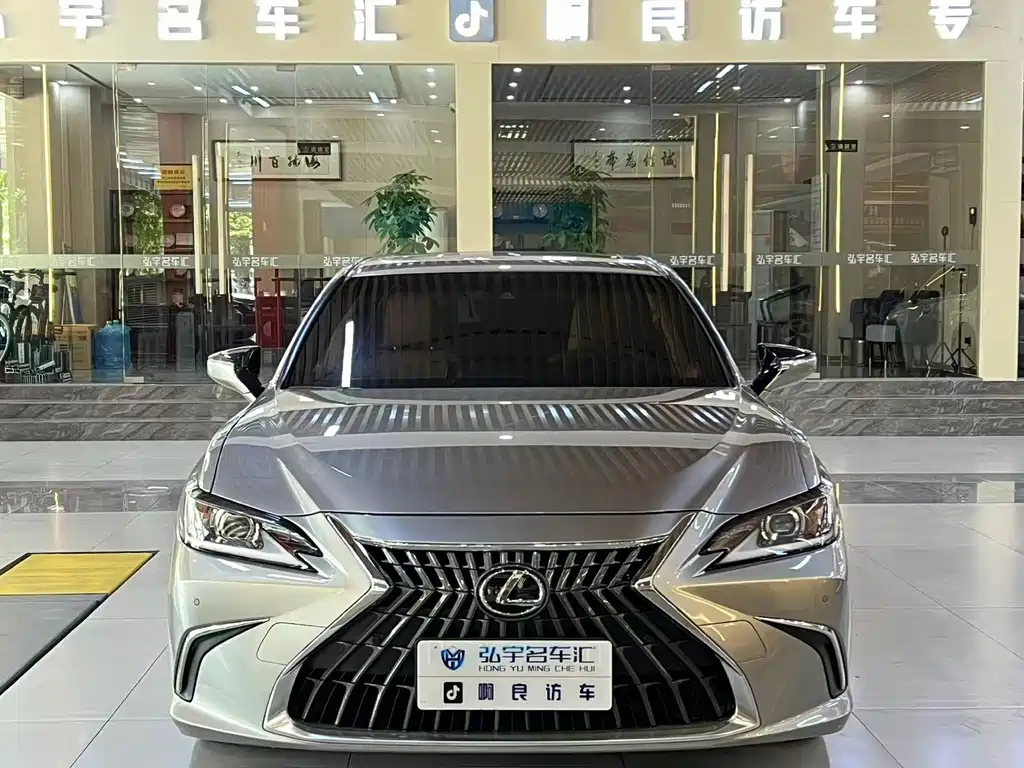 Lexus ES 2022 200 Deluxe Edition купить на сайте DeffCars