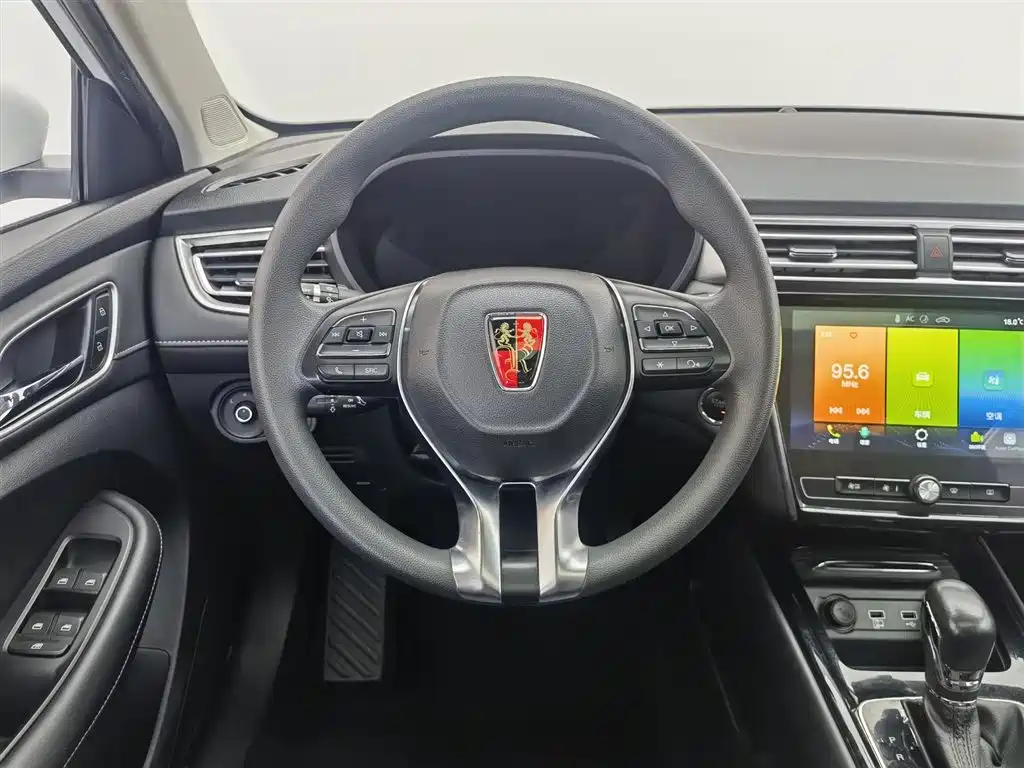 Roewe i5 2020 1.5L automatic 4G Internet leading flagship version купить на сайте DeffCars