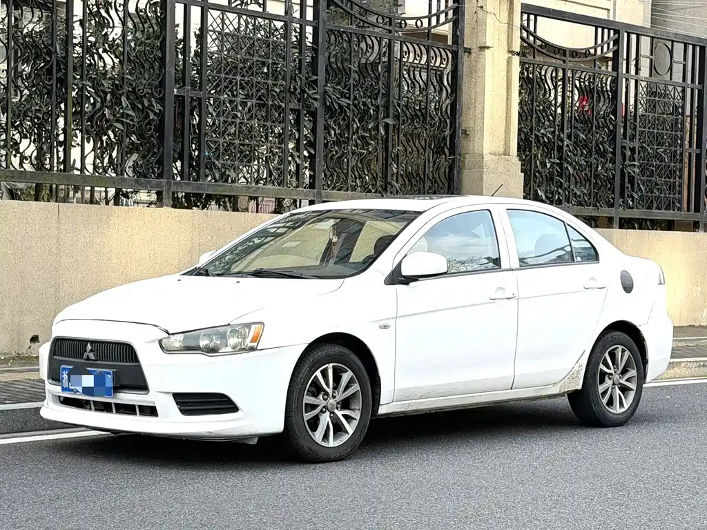 Yishen 2013 Fashion Edition 1.8L Manual Comfort Type купить на сайте DeffCars