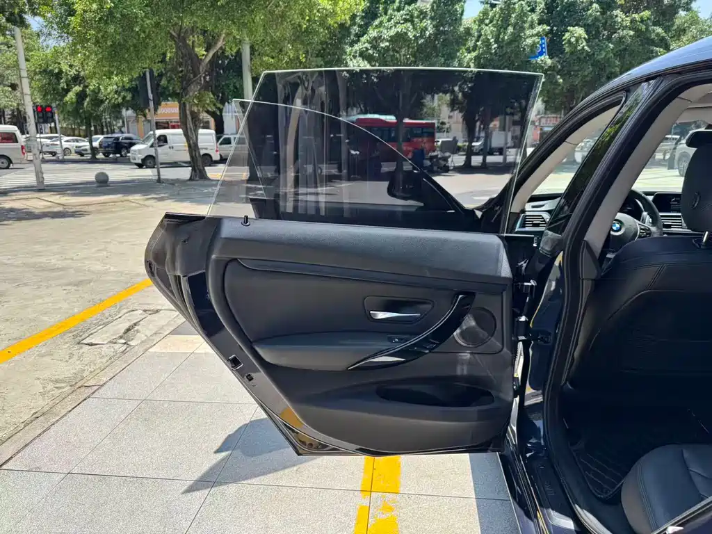 BMW 3 Series GT 2018 320i Luxury Design Package купить на сайте DeffCars