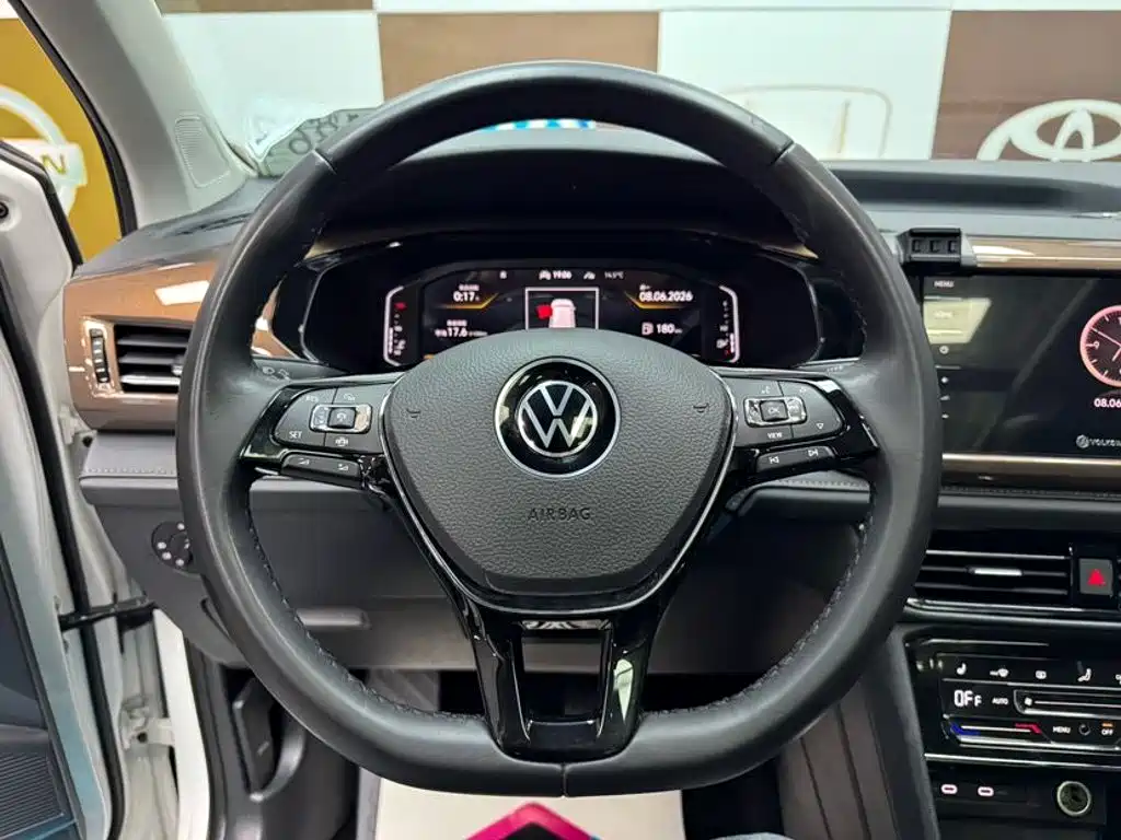 Tuyue 2022 280TSI two-wheel drive luxury version купить на сайте DeffCars