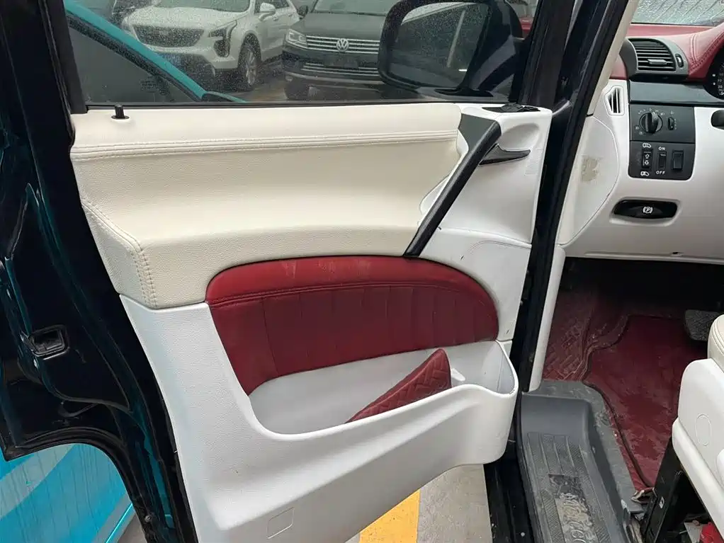 Vito 2013 3.0L Business Edition купить на сайте DeffCars