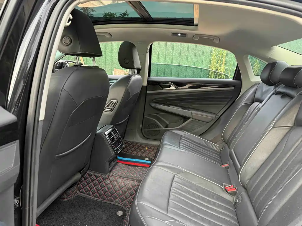 Passat 2023 330TSI Starry Sky Deluxe Edition купить на сайте DeffCars
