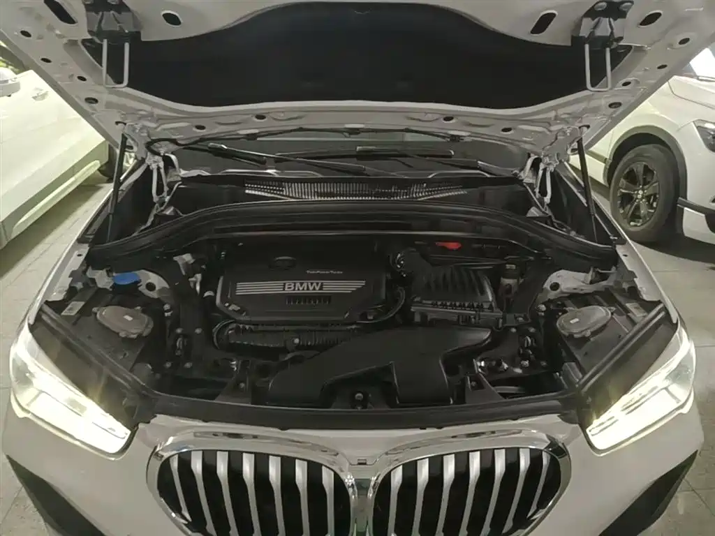 BMW X1 2021 sDrive25Li Leading Model купить на сайте DeffCars