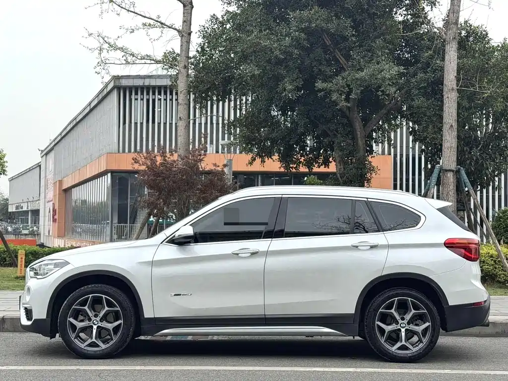 BMW X1 2018 sDrive18Li Exclusive Model купить на сайте DeffCars