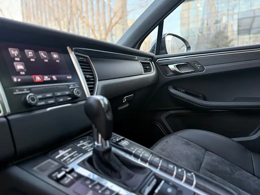 Macan 2017 Macan 2.0T купить на сайте DeffCars