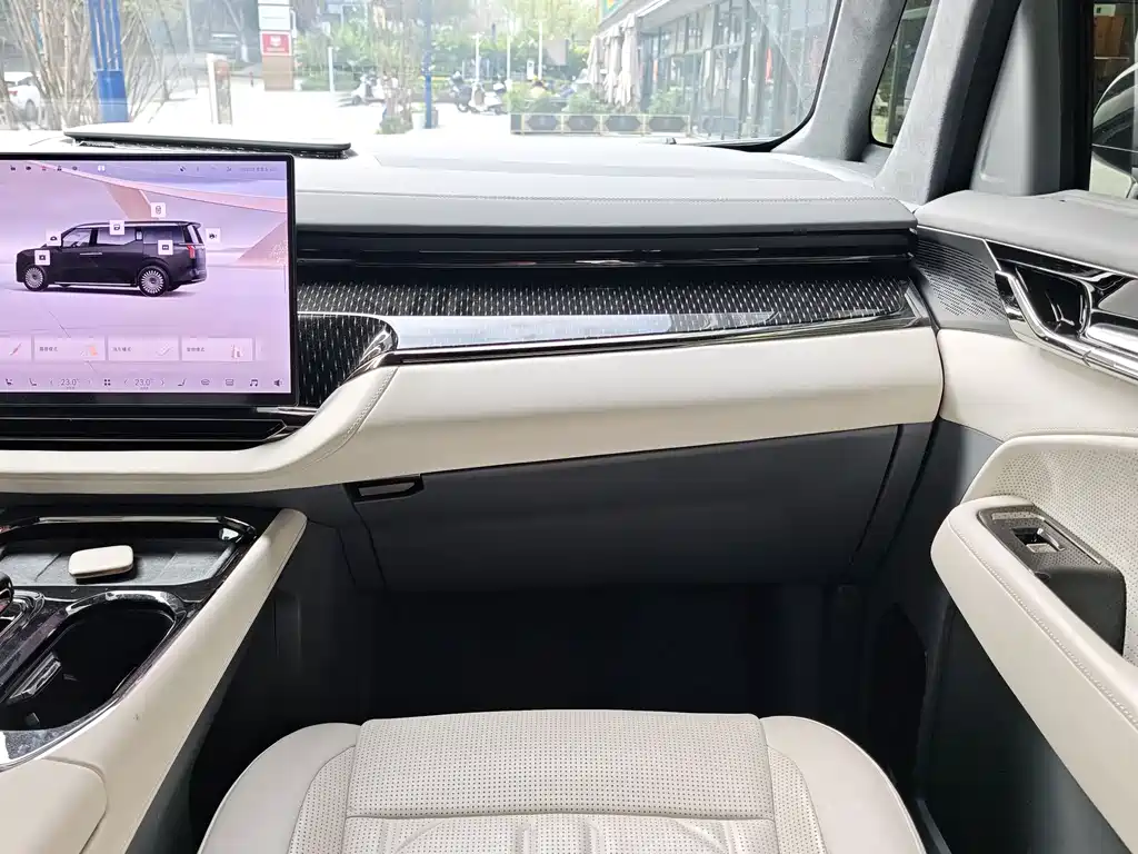 Jikrypton 009 2024 seven-seat aisle version four-wheel drive 108kWh купить на сайте DeffCars