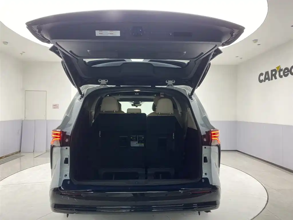 SIENNA 2023 2.5L Hybrid Premium Edition купить на сайте DeffCars