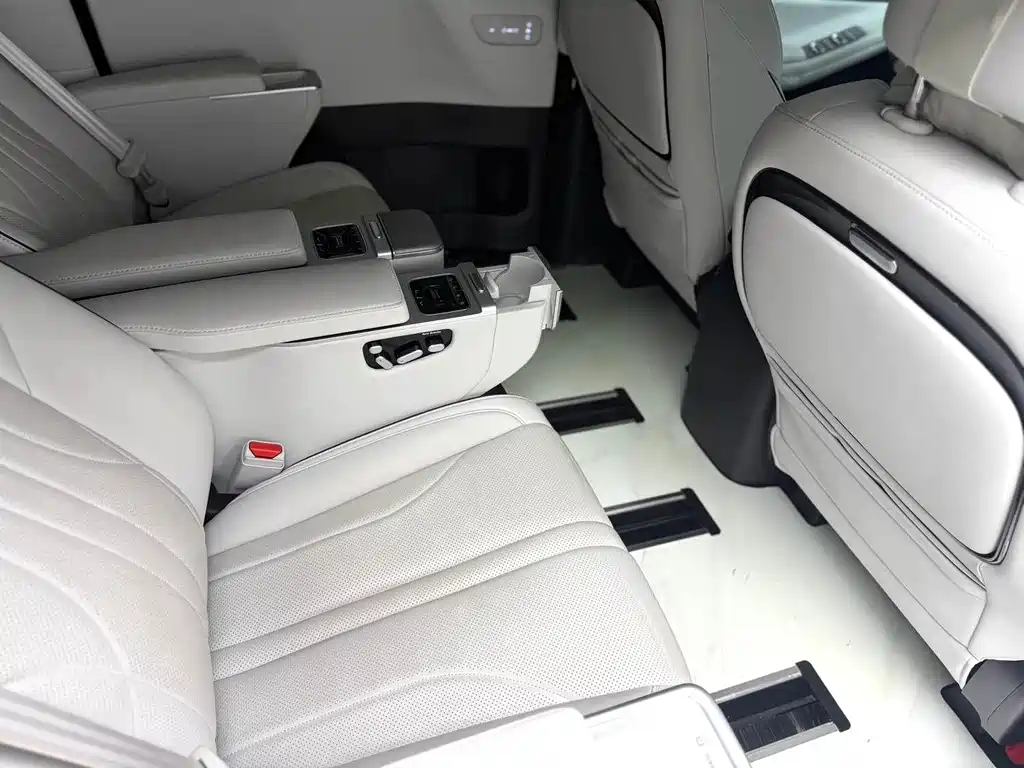 Xpeng X9 2024 640 four-wheel drive high performance Max купить на сайте DeffCars