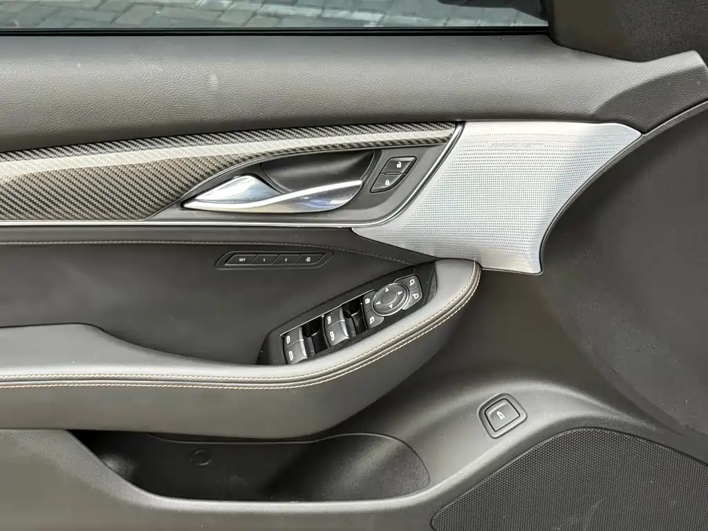 Cadillac CT5 2023 28T Platinum Type купить на сайте DeffCars