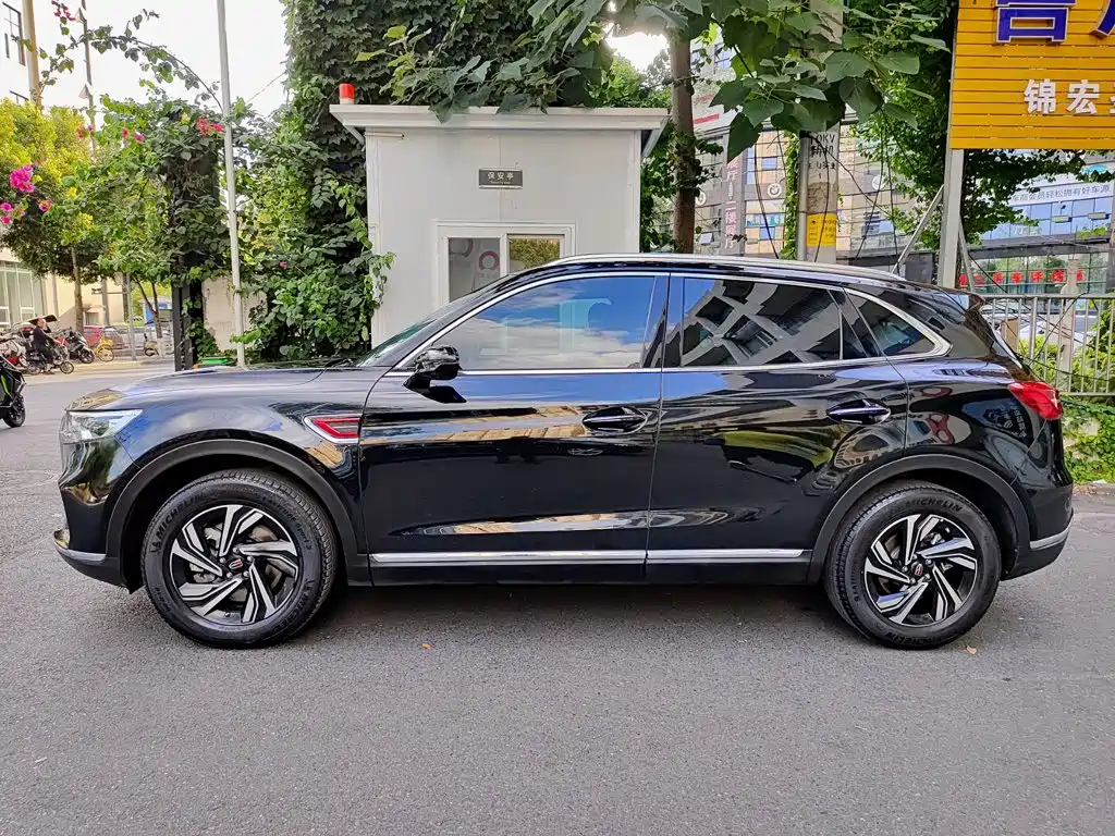 Hongqi HS5 2022 2.0T Zhilian Flagship Edition купить на сайте DeffCars