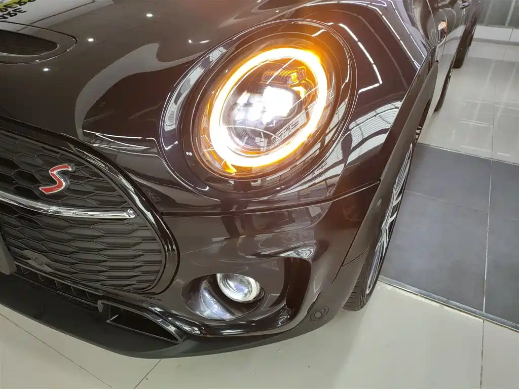 MINI CLUBMAN 2023 facelift 2.0T COOPER S Connoisseur купить на сайте DeffCars