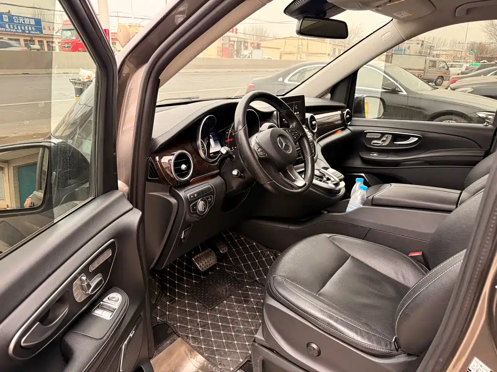 Mercedes-Benz V-Class 2017 V 260 Premium Edition купить на сайте DeffCars