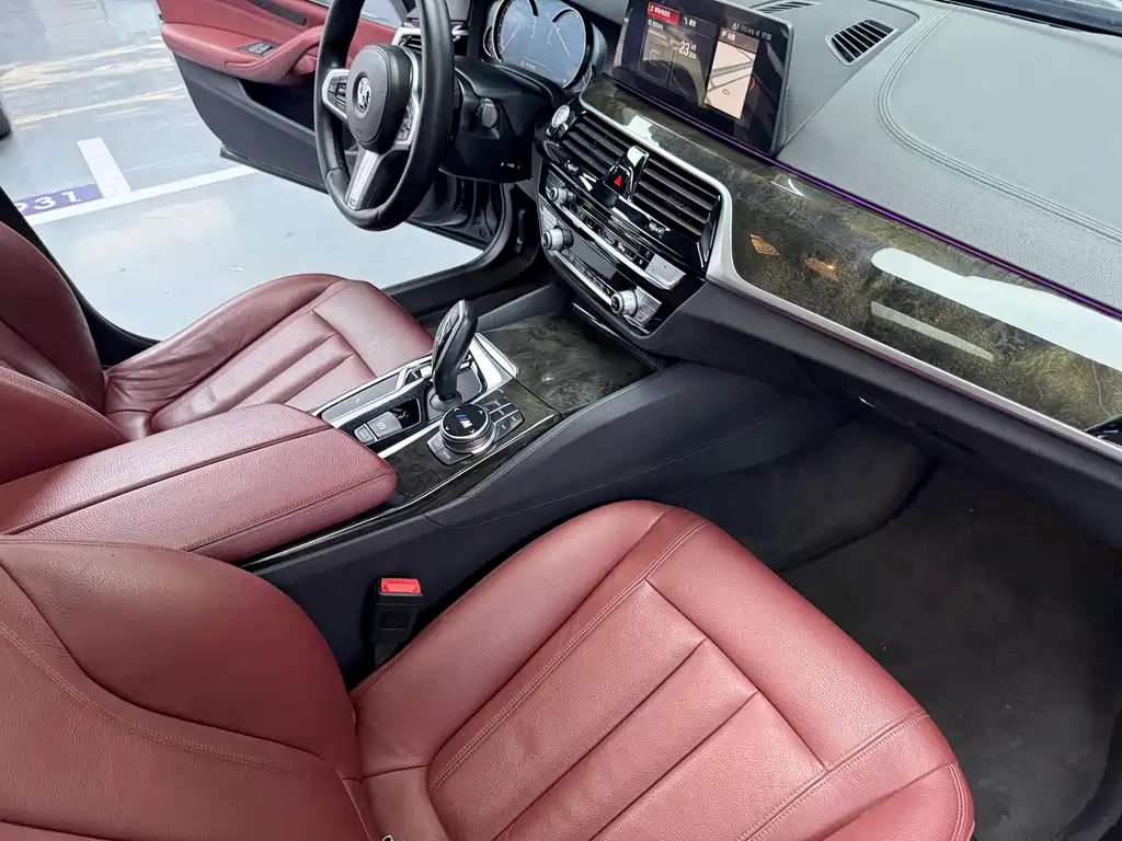 BMW 5 Series 2018 530Li Leading M Sports Package купить на сайте DeffCars