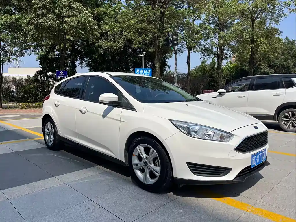 Focus 2018 hatchback classic 1.6L automatic comfort smart mobility version купить на сайте DeffCars