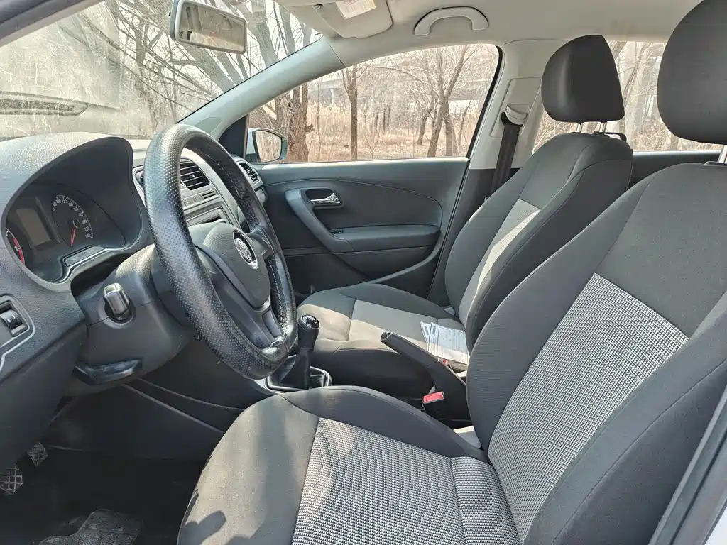 Polo 2016 1.4L manual fashion model купить на сайте DeffCars