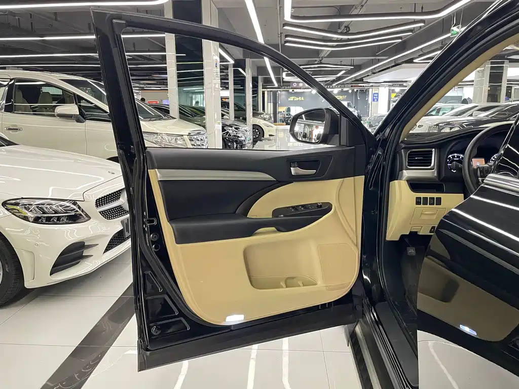 Highlander 2018 2.0T four-wheel drive elite version, 7 seats, National VI купить на сайте DeffCars