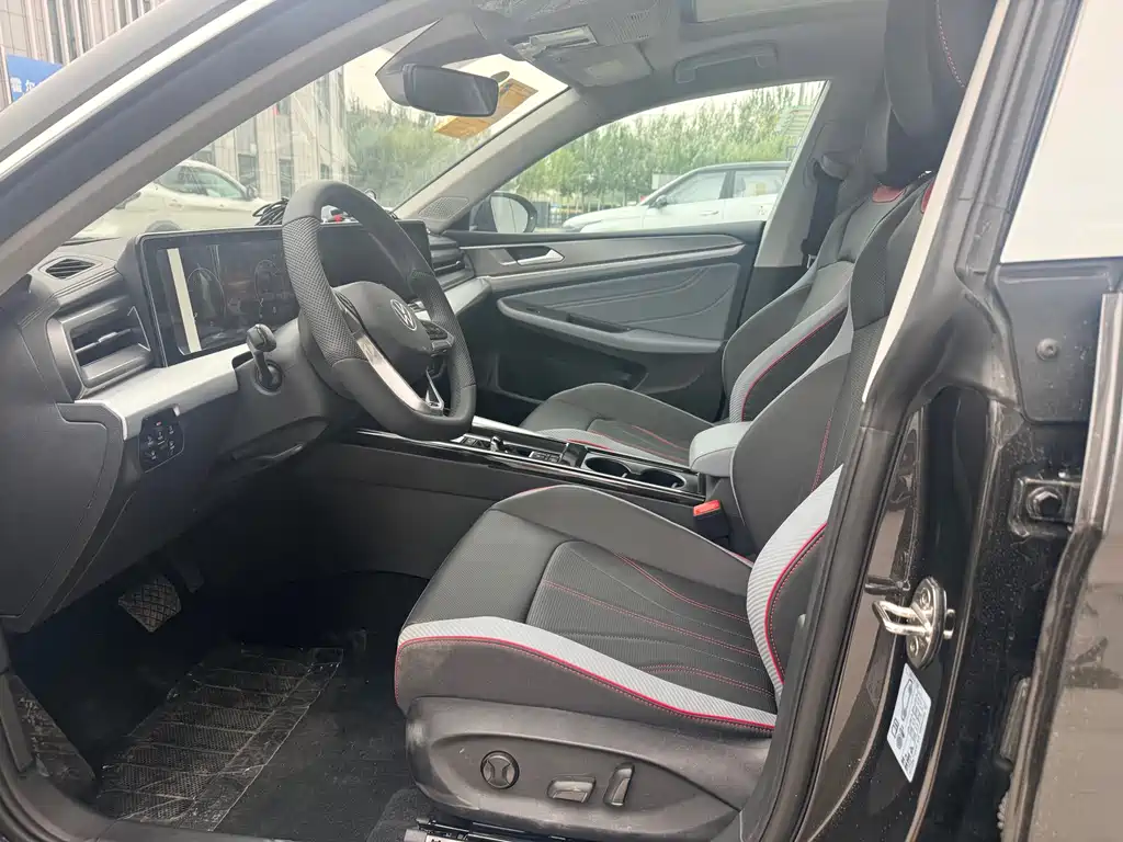 LAMANDO 2025 LAMANDOL 280TSI DSG Hot Edition купить на сайте DeffCars