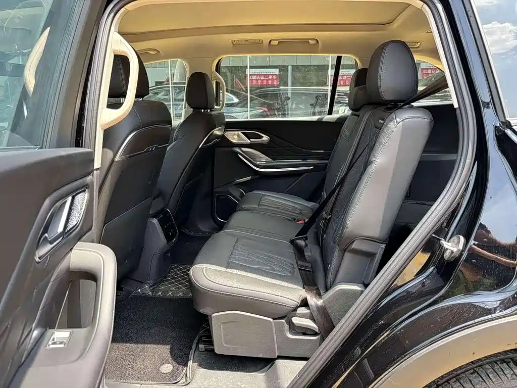 Hongqi HS7 PHEV 2024 2.0T PHEV four-wheel drive Qichang version 6 seats купить на сайте DeffCars