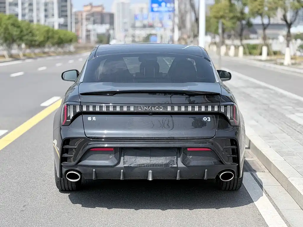 Lynk & Co 03 2025 1.5TD DCT Champion Edition Pro купить на сайте DeffCars