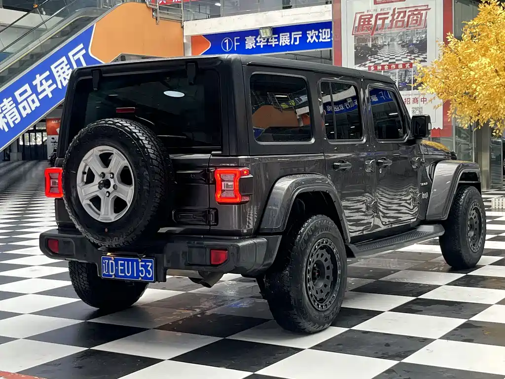 Wrangler 2019 2.0T Sahara four-door version National V купить на сайте DeffCars